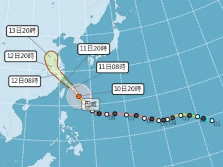 巴威路徑偏北！狂風暴雨開炸，12縣市陸警、解除警報時間點曝光