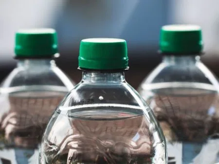 一瓶「負碳水」究竟負了什麼？歐盟反漂綠新規上路