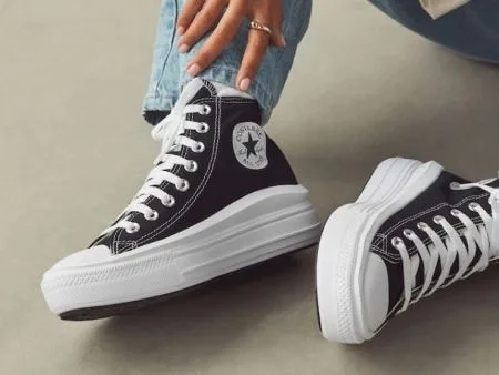 Converse找Karina拍廣告，竟踩文化地雷！官方下架道歉為何大眾不埋單？