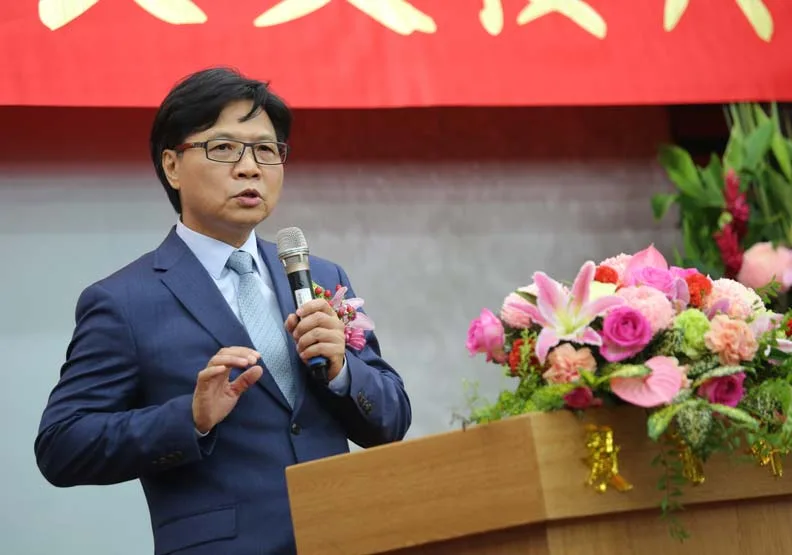 今天中午葉俊榮進行政院與賴清德會談後，下午三點行政院隨即宣布葉俊榮請辭獲准。