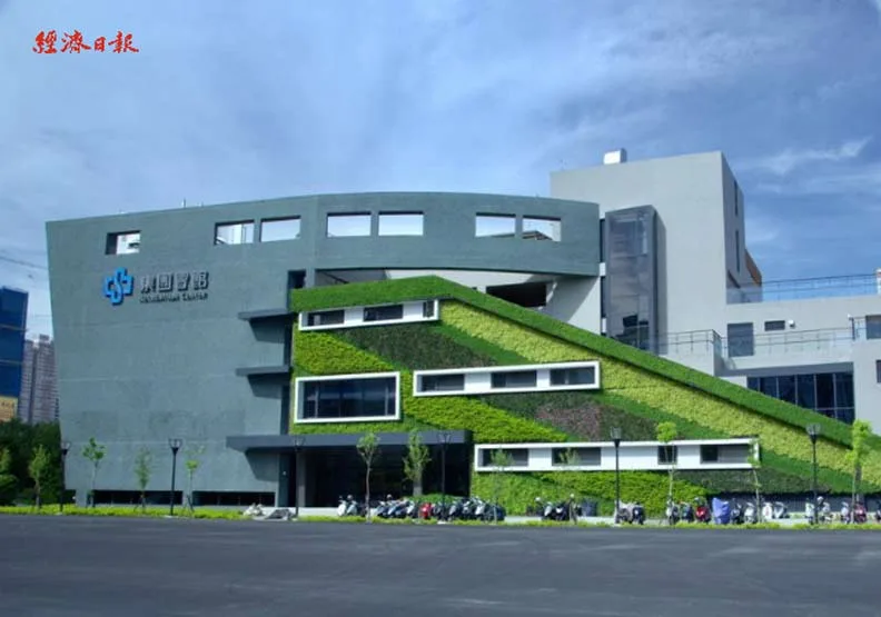 中鋼集團會館就在輕軌站附近。圖由中鋼公司提供