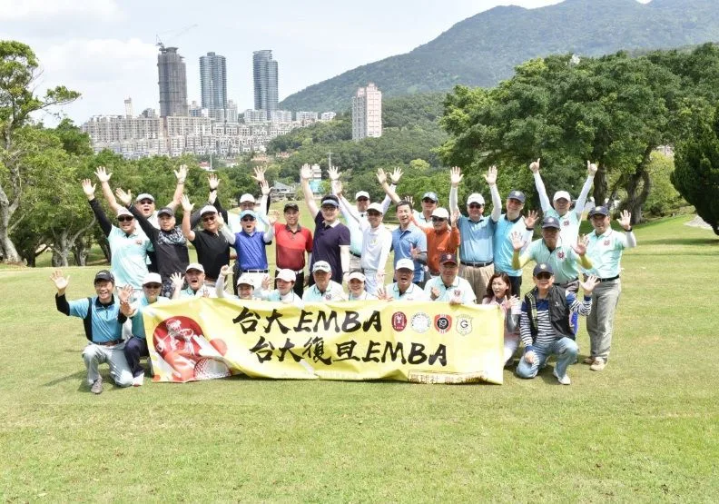 臺大EMBA學生與校友在參與社團活動過程中，學習時間管理、擴展人際脈絡