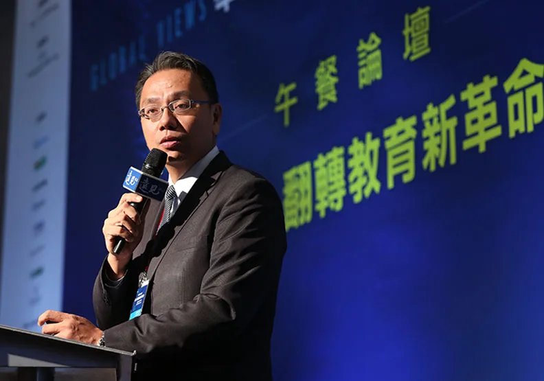 三貝德數位文創總經理魏宏泰，分享「O2O翻轉教育新革命」。