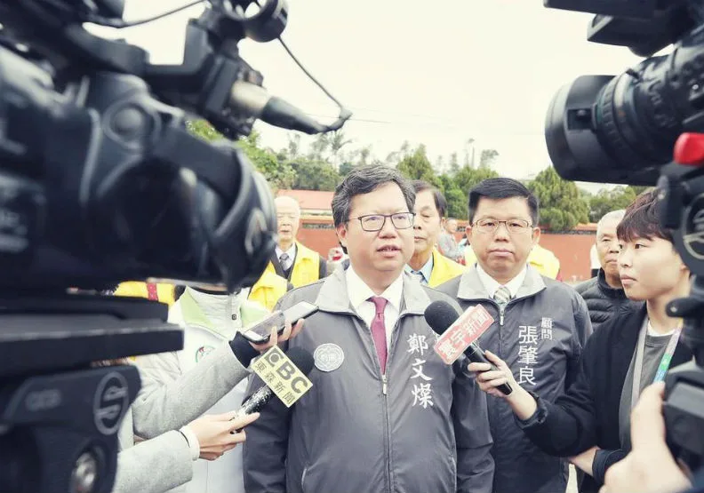 鄭文燦強調華航事件公司和工會都要各退一步才能達成共識。