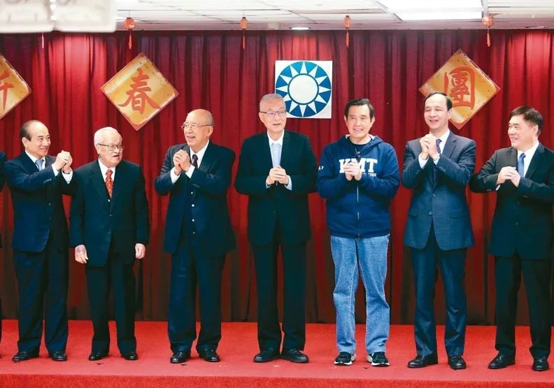 國民黨昨（11）日舉行新春團拜，黨內四太陽吳敦義（中）、馬英九（右三）、朱立倫（右二）、王金平（左一）等都出席，然而針對2020總統大選誰將出征以及時程辦法，卻遲未定調。