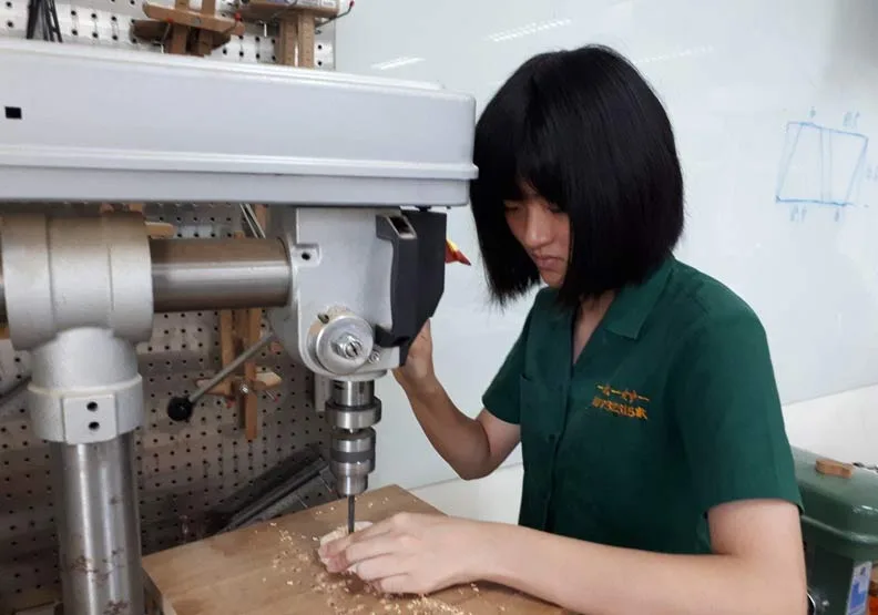 北一女開設初級木工課，並建置木工教室，學生上課很療癒。北一女提供