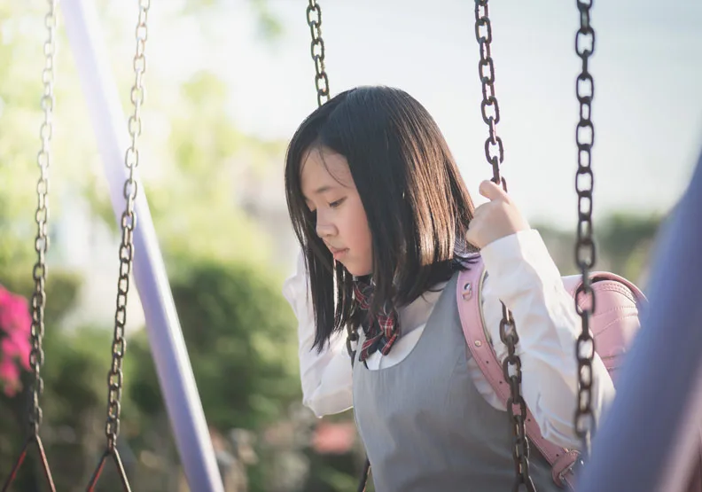 一對國小兄妹的密集作息行程，包括學數學、英語、音樂等，每天只睡約6.5小時，引發網路熱議。（僅為情境圖）Shutterstock