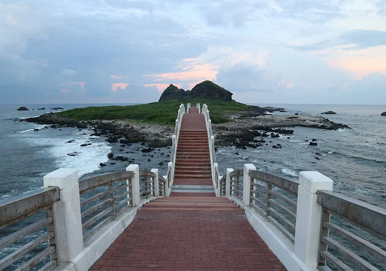 圖／台東三仙台八拱橋。取自pixabay