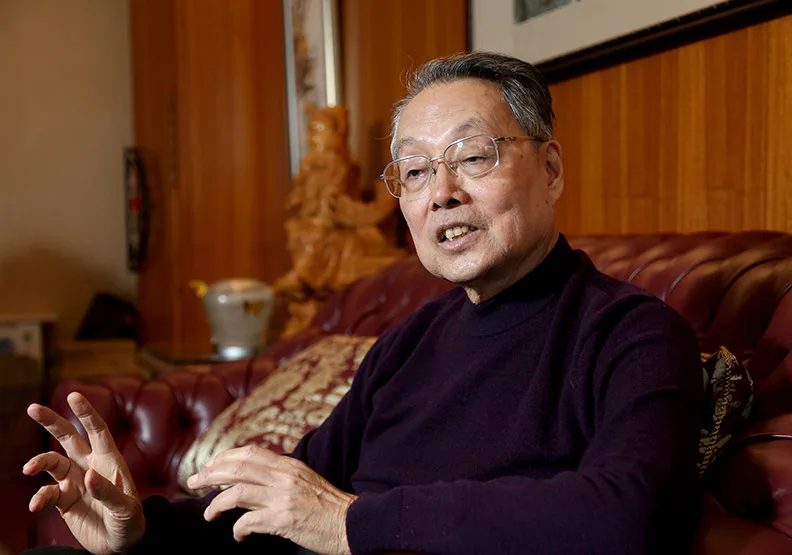 作者認為，宏碁集團創辦人施振榮無私地提出許多管理思維跟大家分享，是「受人尊敬」的人。張智傑攝