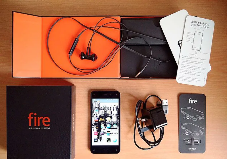圖／亞馬遜出品的「Fire Phone」智慧型手機。（取自wikimedia commons）