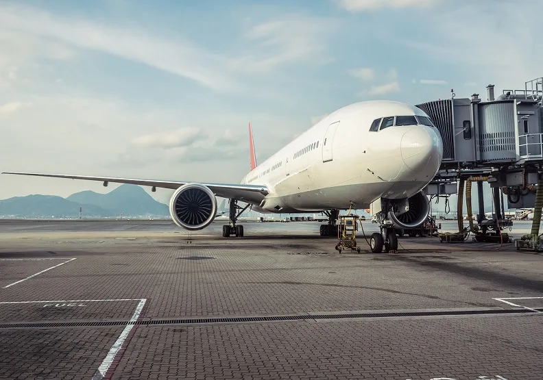 圖 / 正在擴建並興建第三條跑道的香港國際機場，在未來將會大幅提升客、貨運的吞吐量。照片來源：shutterstock.com