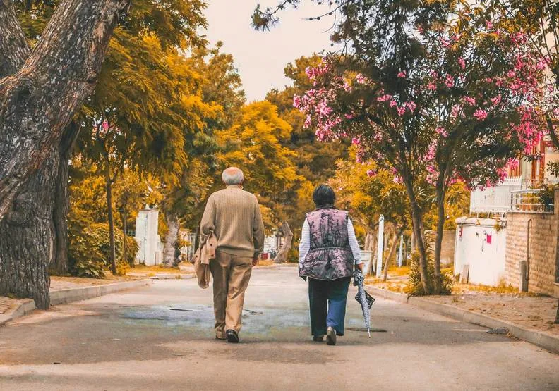 你真的不是一個人！60歲後和孤獨相處的6個好方法
