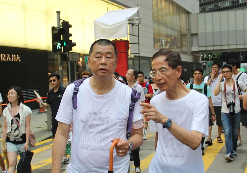 左為黎智英；圖／wikipedia