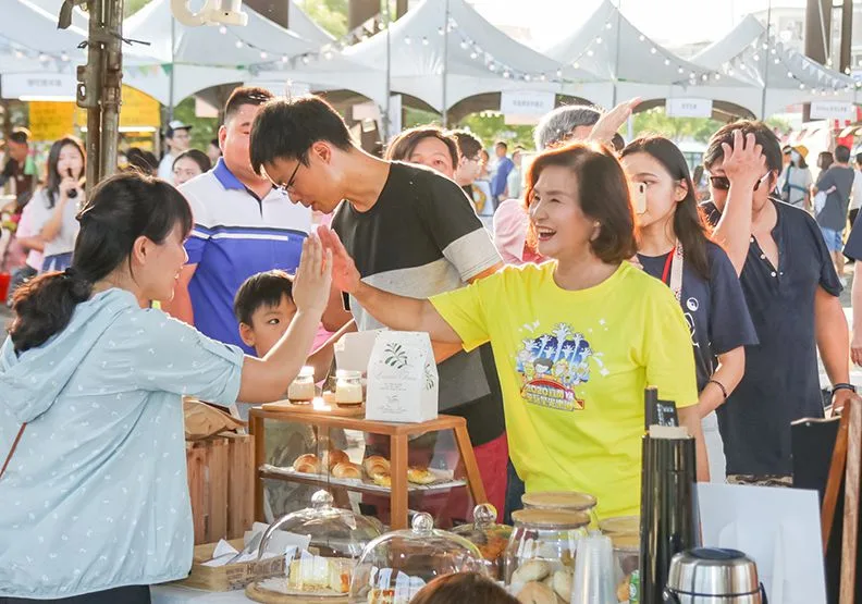 圖 / 宜！蘭人市集為創業青年打造舞台，縣長林姿妙也到場打氣