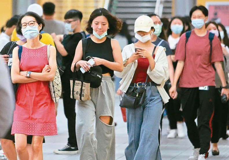 圖／國內疫情蠢蠢欲動，境外移入個案增多，醫師提醒做好防疫準備。聯合新聞網提供