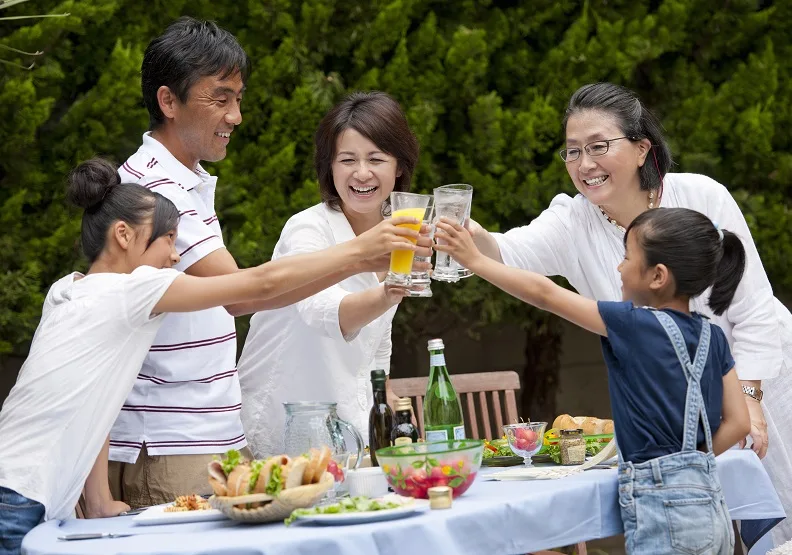 圖 / 桂格完膳糖尿病愛護計畫，整理出不同節慶與糖尿病飲食的管控建議，糖友聚餐時只要掌握均衡健康的撇步，還是可以享用美食！