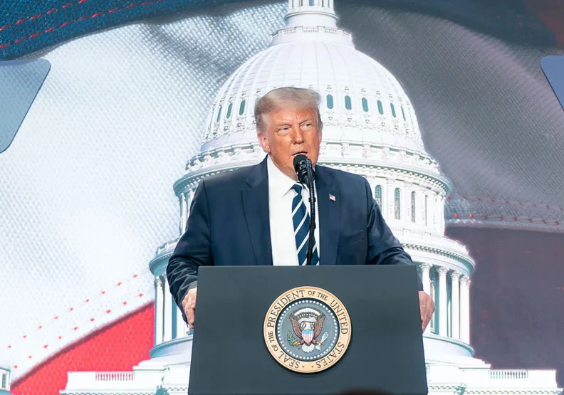 圖／美國總統川普27日晚間於白宮發表被提名演說。Flickr by The White House