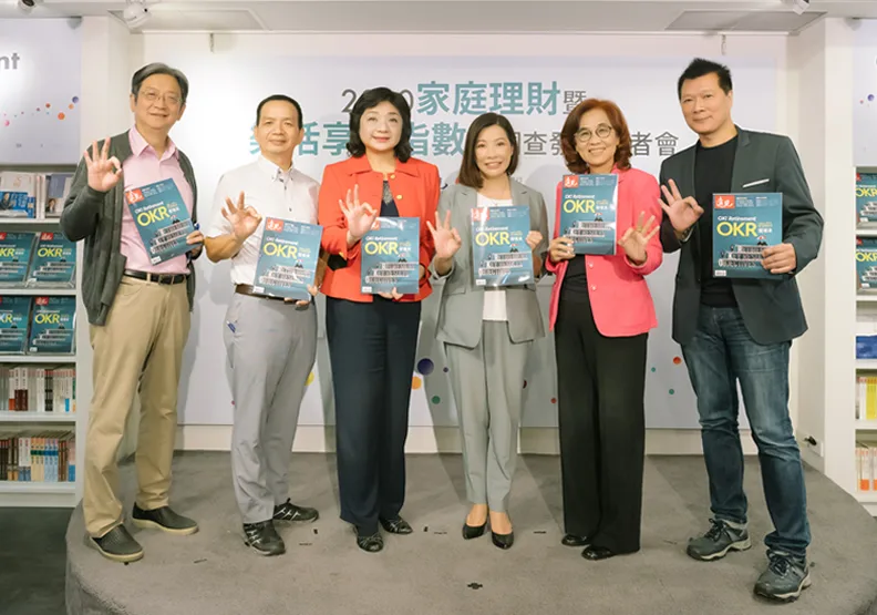 (左起)OKR實務家王星威、樂活享退教師何俊賢、中華民國退休基金協會理事長王儷玲、中國信託銀行個人金融副執行長楊淑惠、《遠見雜誌》社長楊瑪利及知名作家及電臺主持人蔡詩萍，一同提供個人退休規劃關鍵對策，達到OK! Retirement 的富足人生。