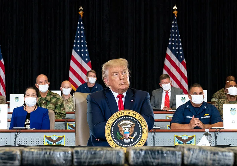 川普確診後，核心圈成員確診數不斷攀升。Flickr by The White House