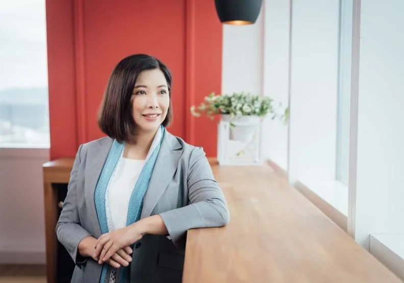 中國信託銀行個人金融副執行長楊淑惠觀察，2021年的好消息是全球景氣可望自谷底翻揚，但仍潛藏二大經濟拉力。