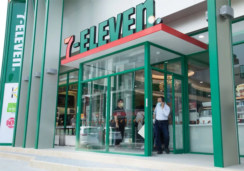 圖／7-ELEVEN第6000店座落於高雄鳳山。池孟諭攝