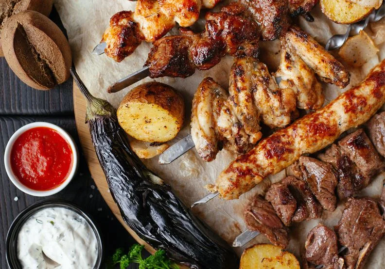 圖／台灣是肉食大國，國人人均肉食量逐年增加中。Unsplash by Victoria Shes