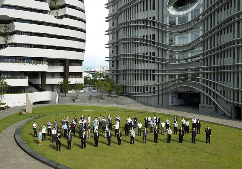 圖 / 中國醫藥大學的台中水湳新校區持續建設中，將引進國內外企業及國際級研究中心，發展為全球卓越有特色的高科技生醫園區，培育國際級的生醫頂尖人才。