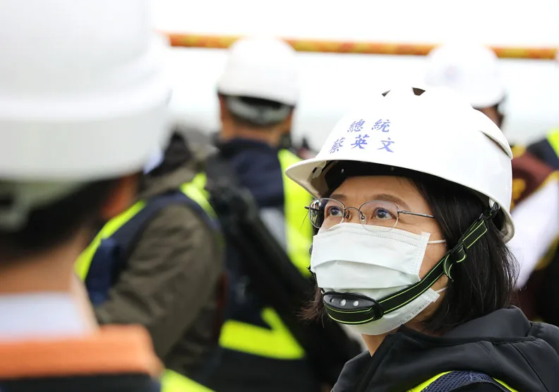 圖／蔡英文總統視察三接工程、大潭藻礁。蘇義傑攝