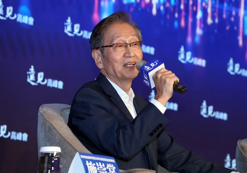 圖／華碩電腦董事長施崇棠於遠見高峰會分享，企業如何邁向零碳經濟。蘇義傑攝