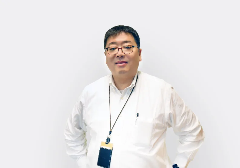圖/羅傳璽分享「緯謙專注提供創新性雲端服務，同時為客戶量身打造垂直產業雲端解決方案，加速數位轉型。」