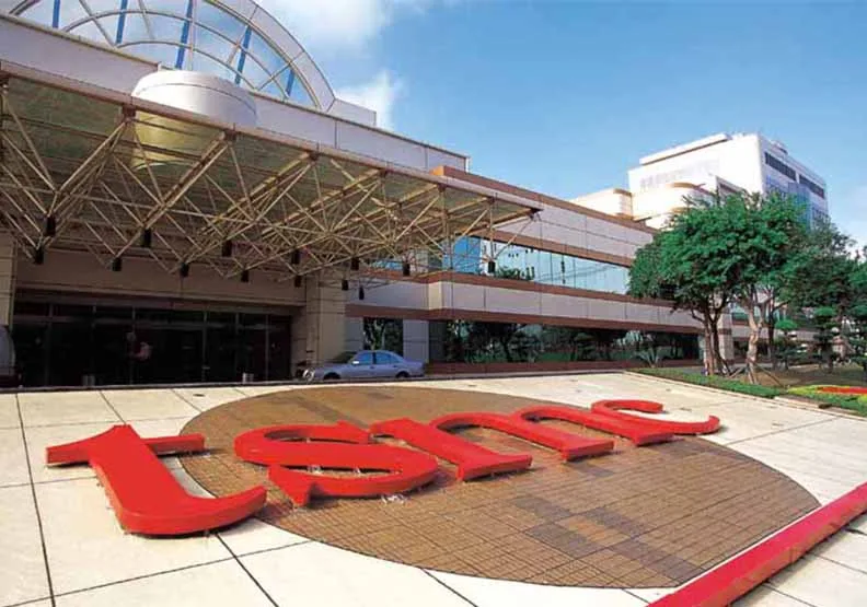 在輝達（NVIDIA）與超微（AMD）爭搶產能下，台積電CoWoS先進封裝產能供不應求。取自台積電官網