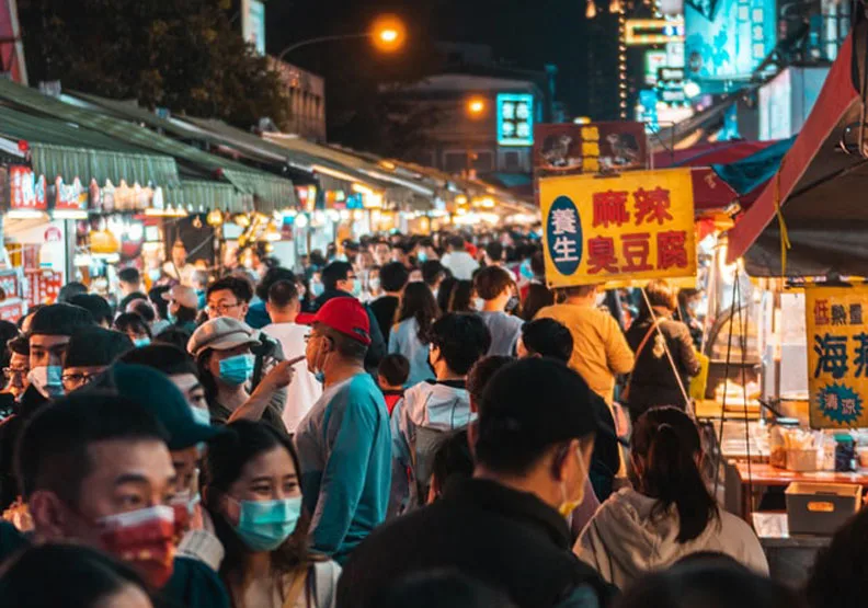 每一個場合都有面臨病毒的風險，每個人出入公共場所都要注意安全。僅為情境配圖，圖片來自unsplash