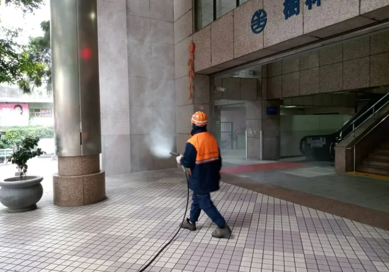 本土+14！新北中和、樹林共11例，基隆警群聚3人染疫「最新足跡曝光」。新北市環保局提供