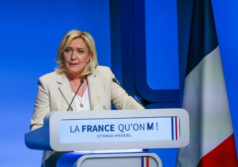 圖／三度以總統候選人參選的雷朋，有可能成為法國首位女總統嗎？ 取自Marine Le Pen 臉書 。