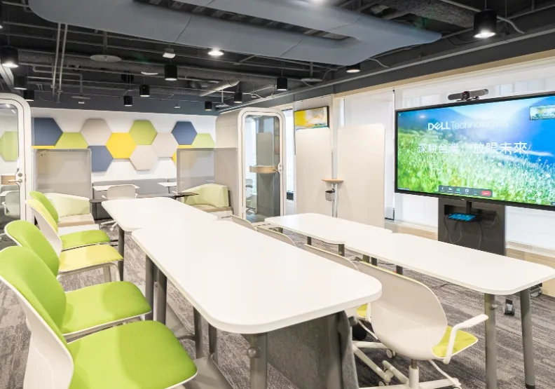 圖／台灣戴爾為全球首個採用New Ways of Working混合型工作模式的辦公室。新的工作定義並非取決於場所或時間，而是成果的評估。戴爾科技集團提供