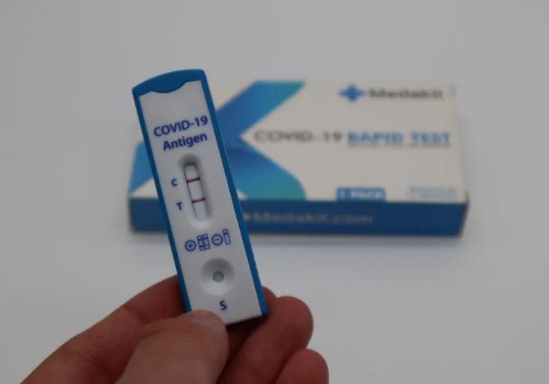 「快篩取代PCR」可解急診危機？專家分析韓國、新加坡經驗解答。Unsplash by Medakit Ltd