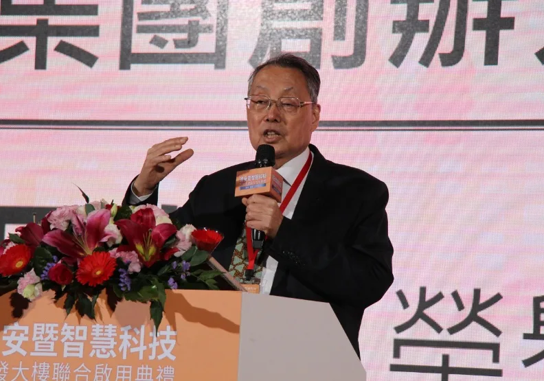 圖／宏碁集團創辦人施振榮一向擁抱新科技，鼓勵大家面對元宇宙的新挑戰與新機會，建議開發「以人為本」的應用軟體及創新服務，打造具東方特色的元宇宙。經濟日報提供