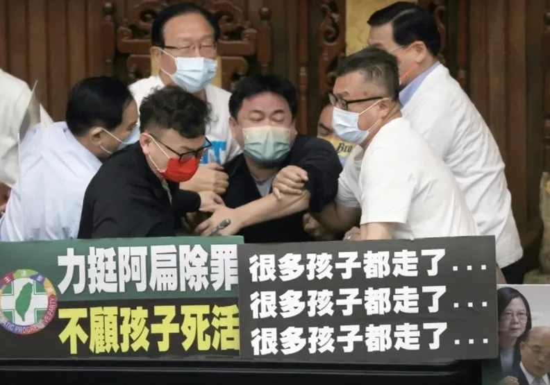 立法院今日三讀通過會計法第99條之一條文修正草案，也就是國務機要費除罪化，政壇掀瀾。圖片提供／聯合新聞網