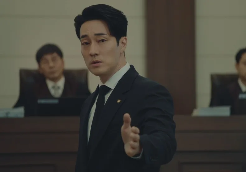 蘇志燮睽違多年重回影集，拍攝《醫法刑事》演技精湛。Disney