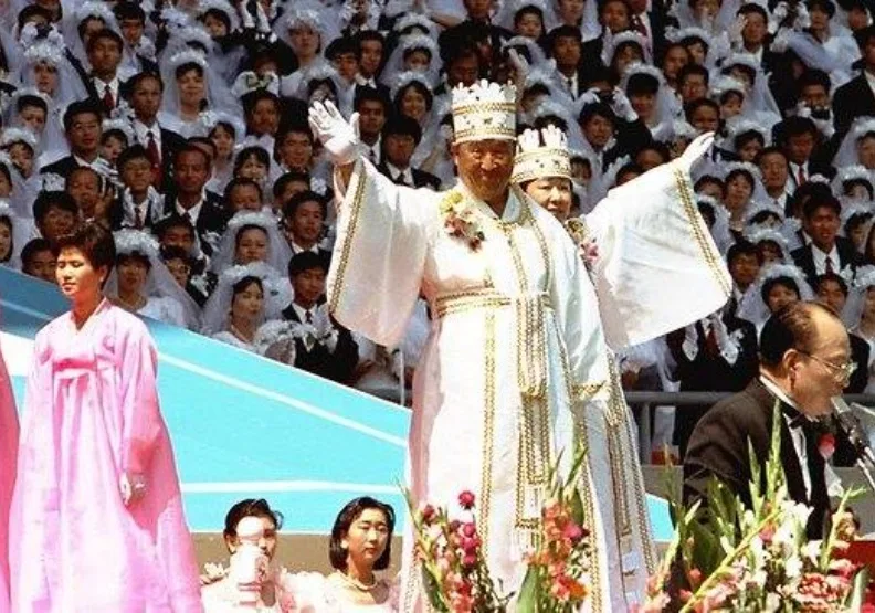 圖／統一教創辦人文鮮明（中）。取自統一教台灣教會網站