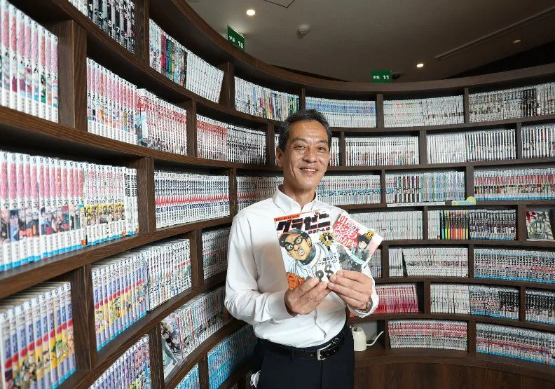圖／福岡天神Comic & Books昆特莎飯店免費提供房客8000冊海量漫畫書隨住隨借。張智傑攝