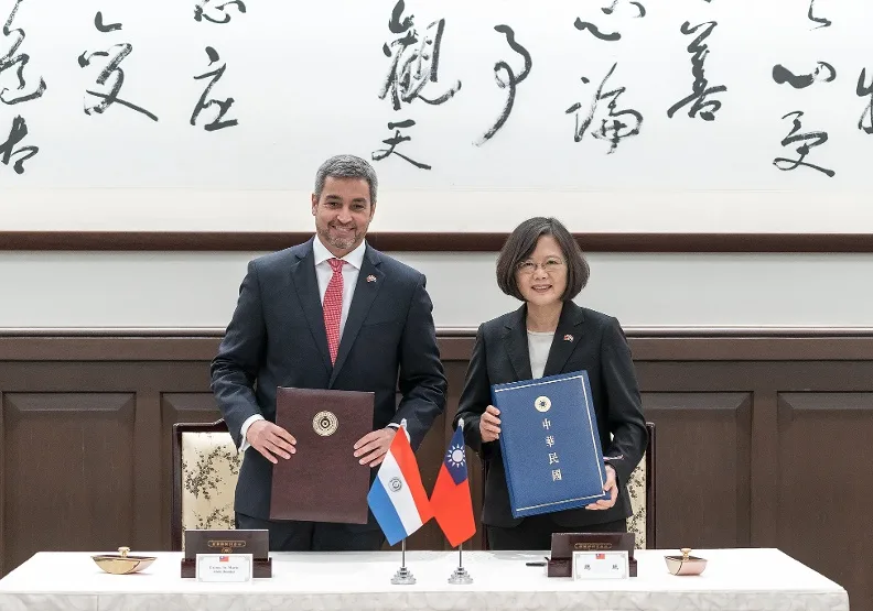 圖／巴拉圭總統阿布鐸（Mario Abdo Benítez）與總統蔡英文。總統府提供