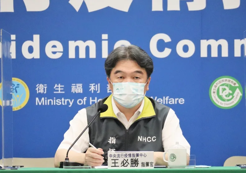 圖／王必勝說，日本購買1億多劑AZ疫苗，施打幾十萬，另外大概4千多萬援外，剩下大概也不會再打，未來屆期了屆效也是要報廢，這些都是戰略調整。中央流行疫情指揮中心