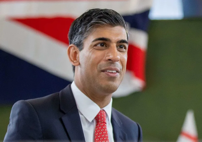 圖／前財相蘇納克在無人競爭下成為保守黨魁，將出任下任英國首相。取自Rishi Sunak臉書