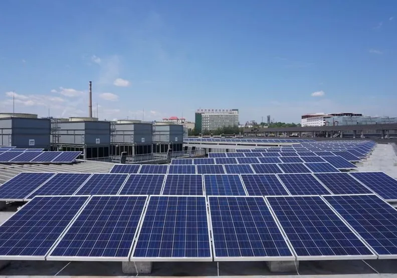 圖／百度陽泉資料中心頂樓的光伏發電系統。百度提供