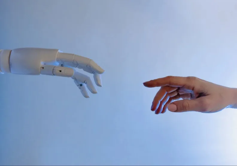 AI結合科學可以超越單靠人類的偶然成功模式，僅為情境配圖。取自pexels