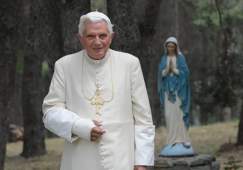 圖／羅馬天主教前教宗本篤十六世（Pope Benedict XVI）辭世。取自Vatican News twitter