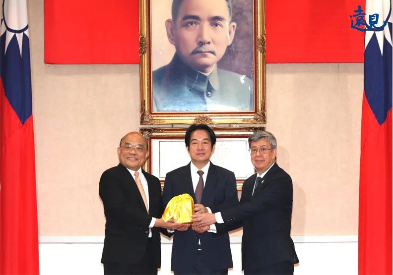 圖／今舉行新、舊閣揆交接典禮，賴清德、陳建仁、蘇貞昌三人分別做為監交人、新任院長、卸任院長。張智傑攝