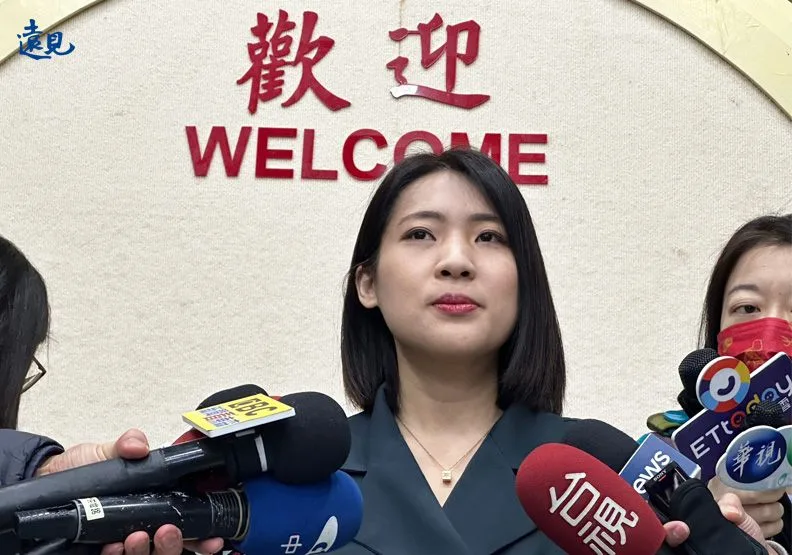 圖／徐巧芯將挑戰資深立委費鴻泰，文宣品、面紙都已備妥。陳思豪攝