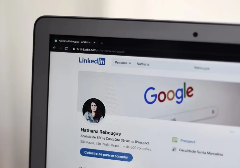 《LinkedIn活用大全》／僅為情境圖，取自unsplash